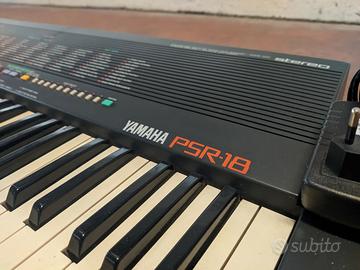 Pianola yamaha psr18