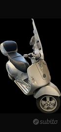 Piaggio Vespa GT 200