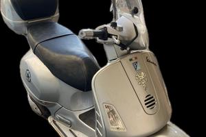 Piaggio Vespa GT 200