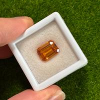 Zaffiro Arancio 4.05 ct taglio Emerald certificato