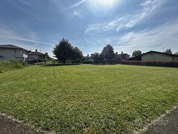 LOTTI DI TERRENO EDIFICABILE PER VILLA O BIFAMI...