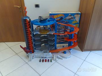 Mega garage hotwheels 
