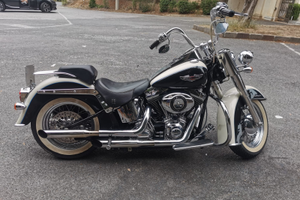 Harley Davidson softail deluxe 103