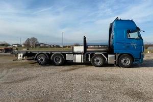 Telaio VOLVO FH 480 8x2 spazio gru + cassone fisso