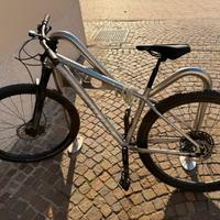 specialized rockhopper comp mono ammortizzata