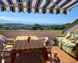Appartamento con vista mare