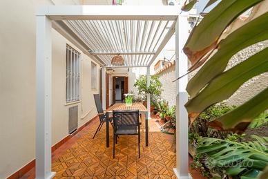 Bivano con cortile privato