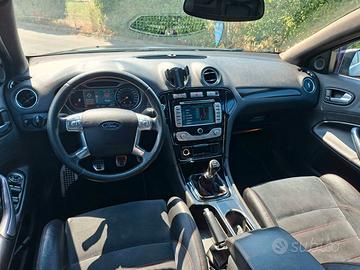 Ford Mondeo Cambio con moto