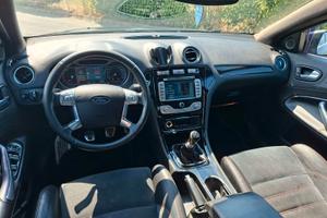 Ford Mondeo Cambio con moto