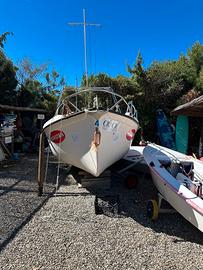 Barca tipo gozzo da restaurare con motore Evinrude