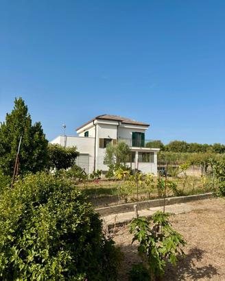 Rif. 05e - immobile con terreno