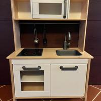 Cucina in legno per bambini Ikea