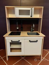 Cucina in legno per bambini Ikea