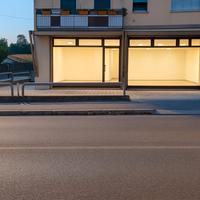 Negozio fronte strada provinciale