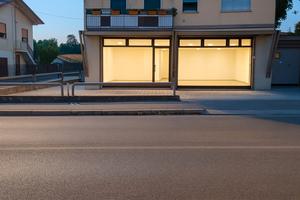 Negozio fronte strada provinciale