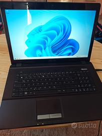 Laptop Asus i7 pronto per uso