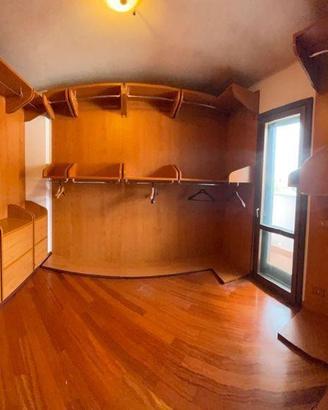 Cabina armadio in ciliegio