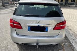 Mercedes Classe B 200 Sport gancio traino Mercedes