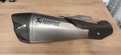 Terminale di scarico Akrapovic