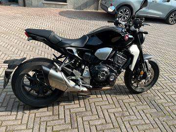 Honda cb 1000 r