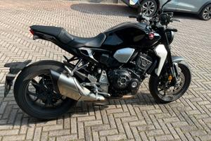 Honda cb 1000 r