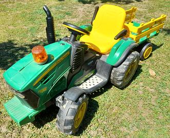 Trattorino a batteria John Deere con rimorchio