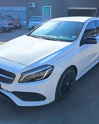 MERCEDES-BENZ A 180 d Automatic Premium