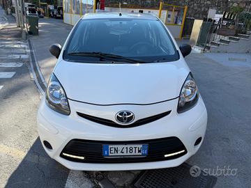 TOYOTA AYGO 1.0 NEOPATENTATI