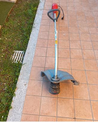 taglia erba  a filo elettrico 