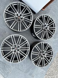 4 cerchi da 21” per porsche non originali