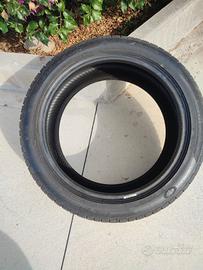 Pneumatico singolo 215/45 R 17