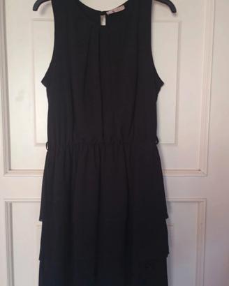 abito con gonna a balze