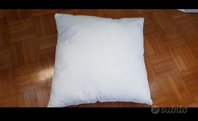 4 cuscini bianchi interni 