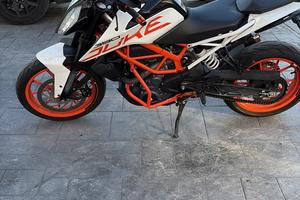 KTM DUKE 390