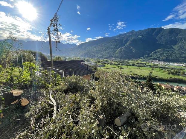 Valtellina, vicinanze Lago Como Rustico con terren