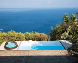 Villa con piscina e vista mare a Lipari