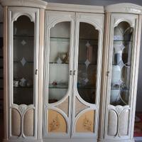 Mobile vetrina ripiani in vetro, tavolo tondo allu