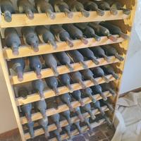 Vecchie bottiglie di vino
