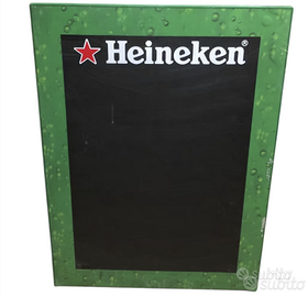 Insegna lavagna in legno Heineken in buono stato.