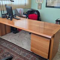 Libreria, scrivania e mobili accessori