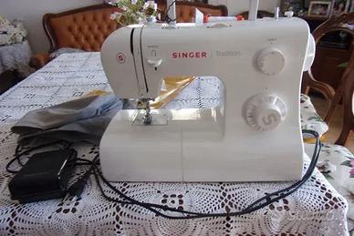 Macchina da cucire Singer Tradition come nuova