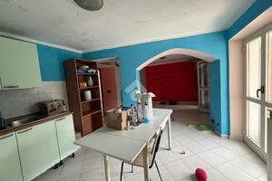 3 LOCALI A LANZO TORINESE