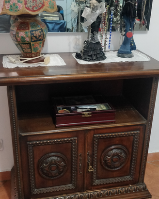 Mobile antico in legno,