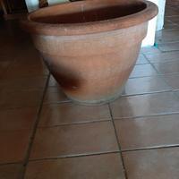 VASO TONDO IN TERRACOTTA FATTO A MANO