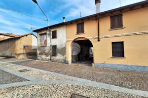 CASA DI CORTE A MARCALLO CON CASONE