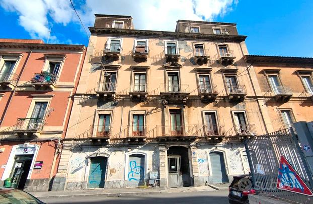 Appartamento su Due Livelli, Catania Centro