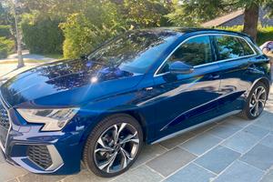 Audi A3 G tron - S line - cambio automatico