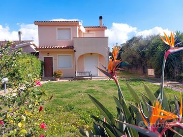 Villa trilivelli giardino su 3 lati