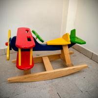 Aereo a dondolo in legno per bambini