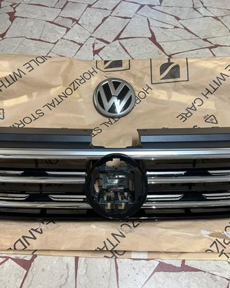 Griglia e logo R Line Volkswagen Tiguan